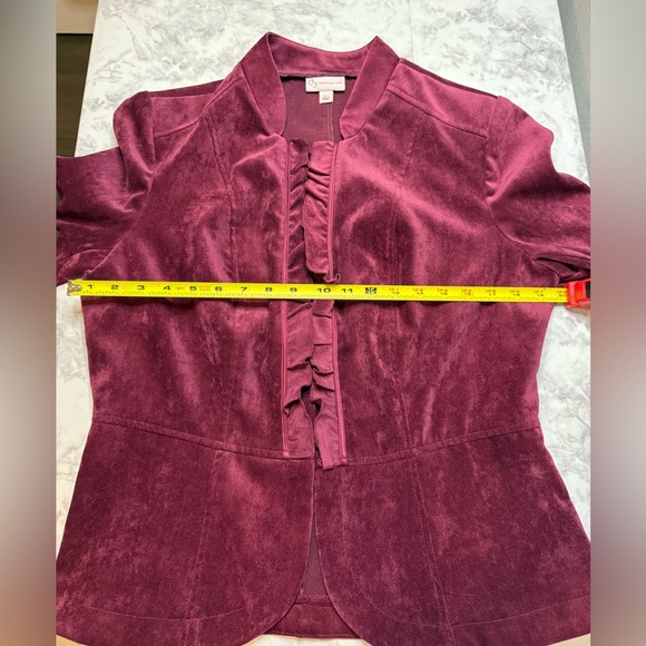 Red Burgundy established 1962 Blazer Jacket with Ruffles, clip closures size Lg - Picture 4 of 12